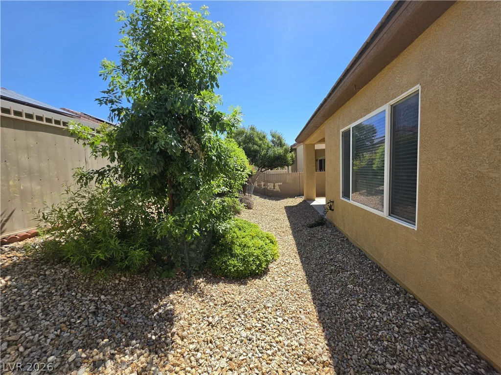 2376 Mourning Warbler, North Las Vegas, NV 89084