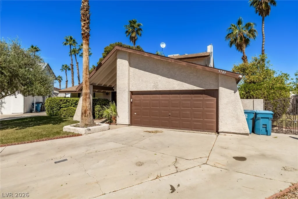 3709 Pamplona, Las Vegas, NV 89103