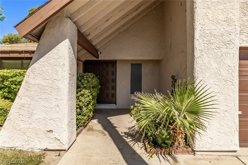3709 Pamplona, Las Vegas, NV 89103