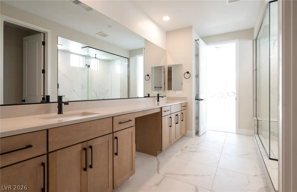 997 Estates Bend, Las Vegas, NV 89138