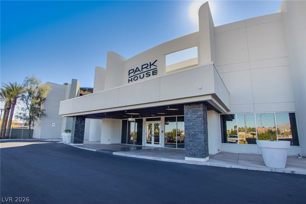 8925 Flamingo, Las Vegas, NV 89147