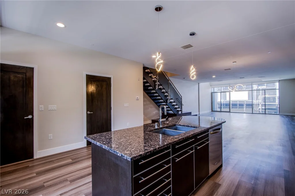 8925 Flamingo, Las Vegas, NV 89147