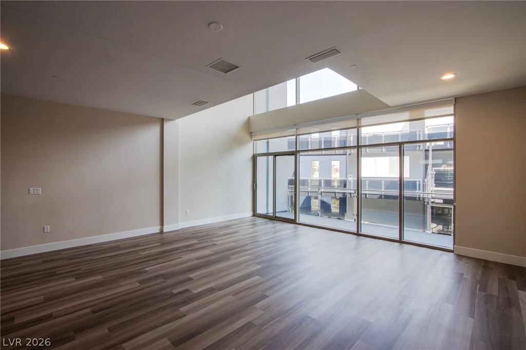 8925 Flamingo, Las Vegas, NV 89147