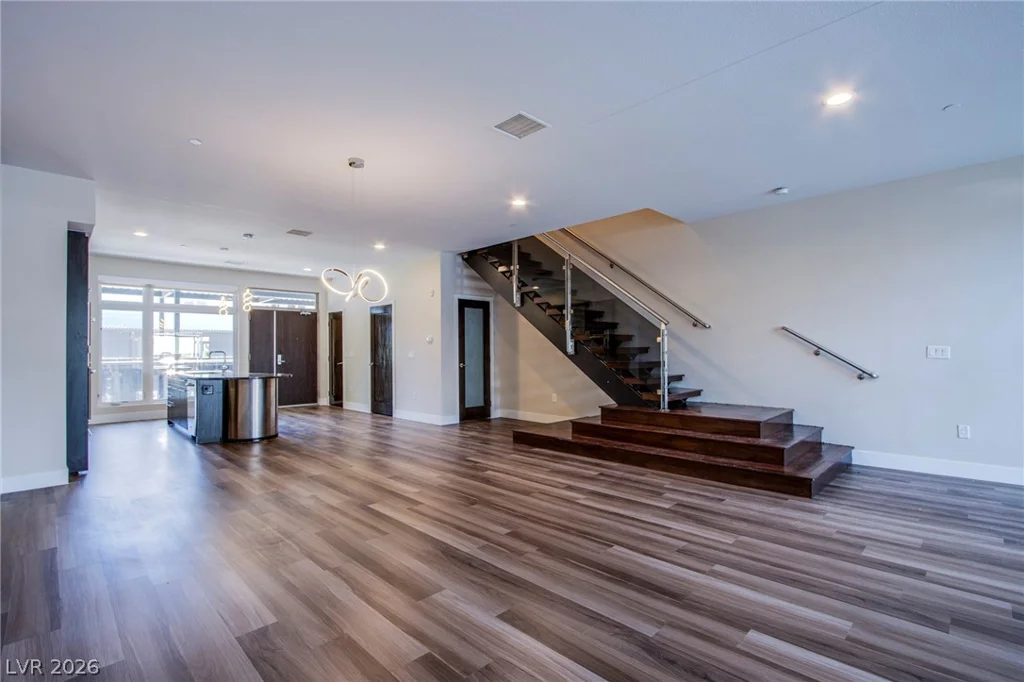 8925 Flamingo, Las Vegas, NV 89147