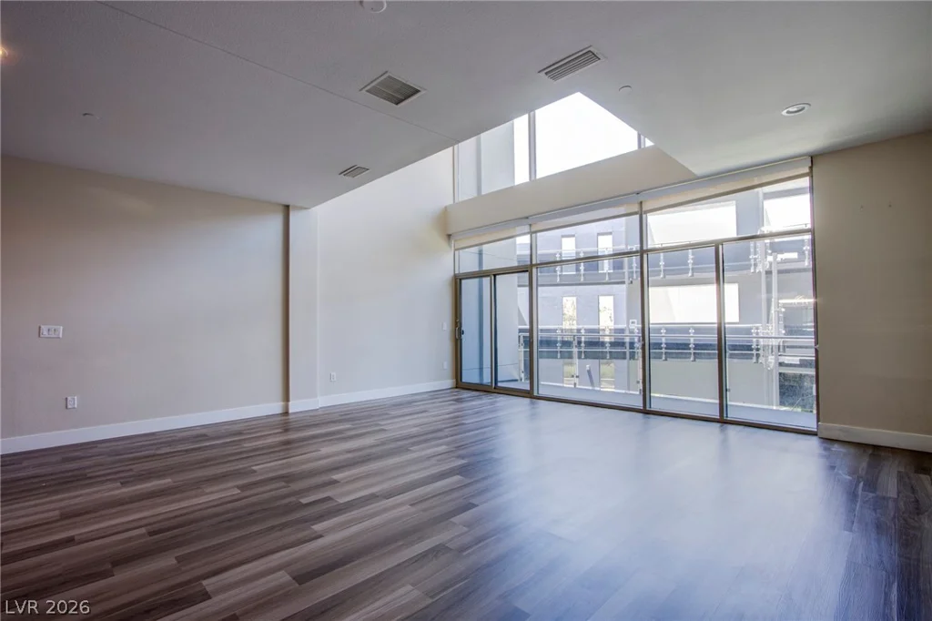 8925 Flamingo, Las Vegas, NV 89147