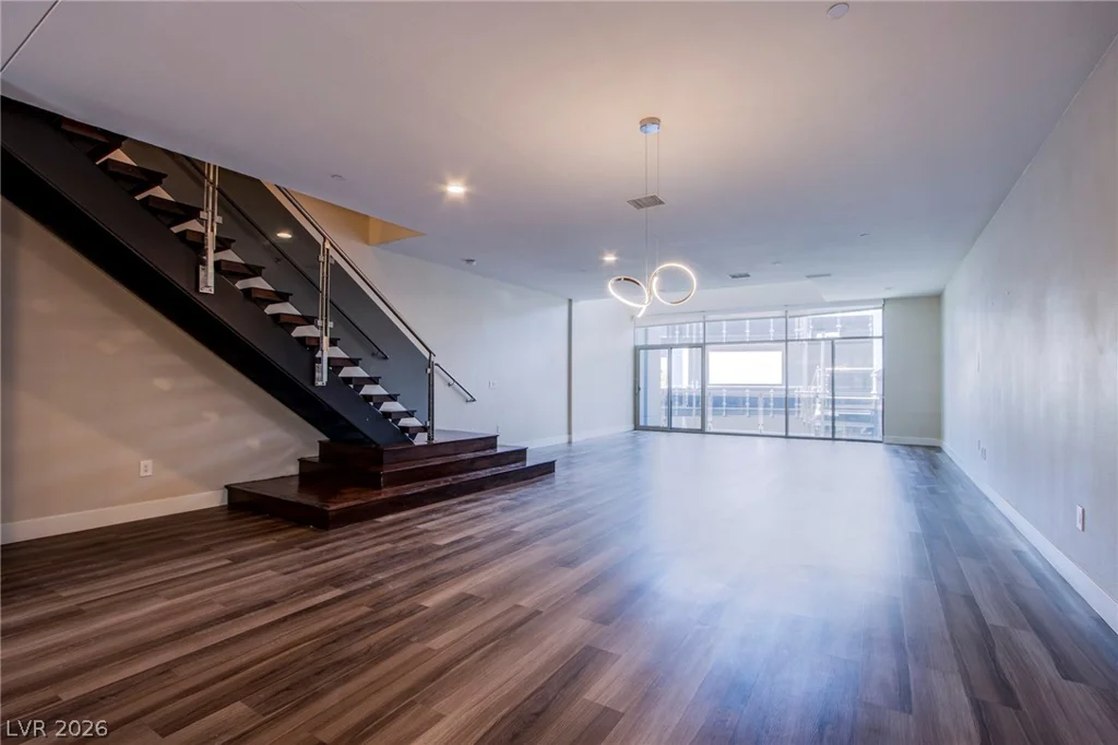 8925 Flamingo, Las Vegas, NV 89147