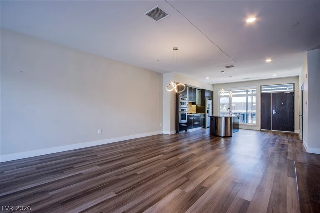 8925 Flamingo, Las Vegas, NV 89147