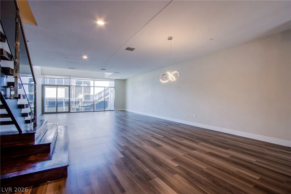 8925 Flamingo, Las Vegas, NV 89147