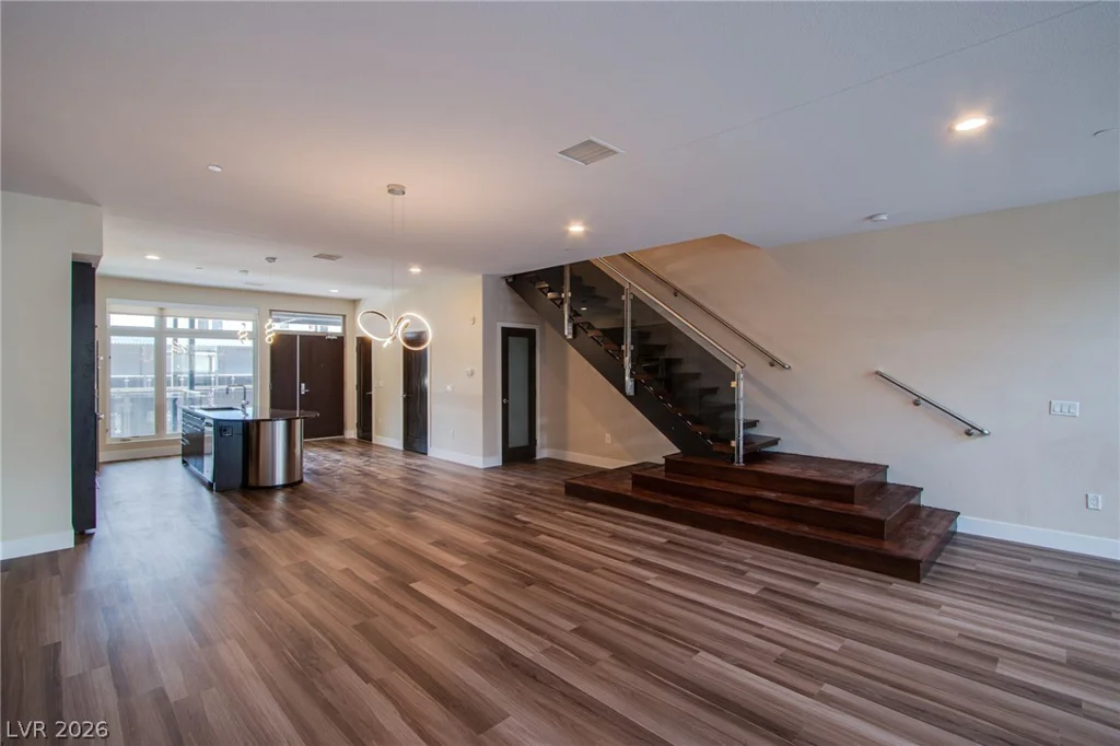 8925 Flamingo, Las Vegas, NV 89147