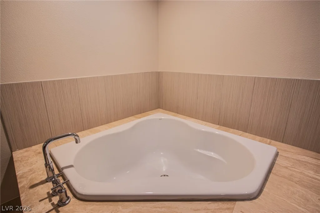 8925 Flamingo, Las Vegas, NV 89147