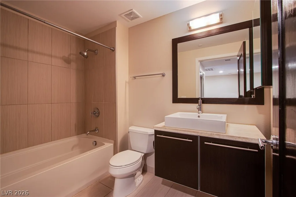 8925 Flamingo, Las Vegas, NV 89147