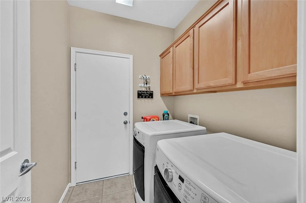 7525 Lintwhite, North Las Vegas, NV 89084