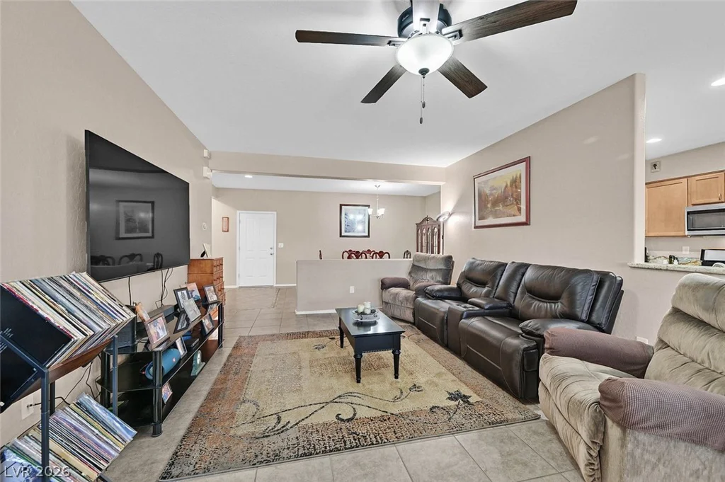 7525 Lintwhite, North Las Vegas, NV 89084