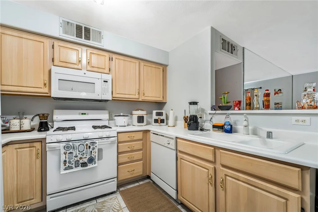 5710 Tropicana, Las Vegas, NV 89122