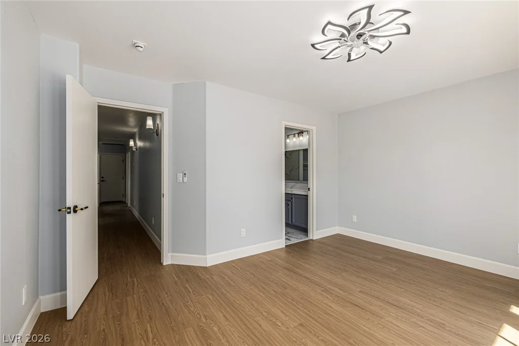 1043 Silver Creek, Las Vegas, NV 89183