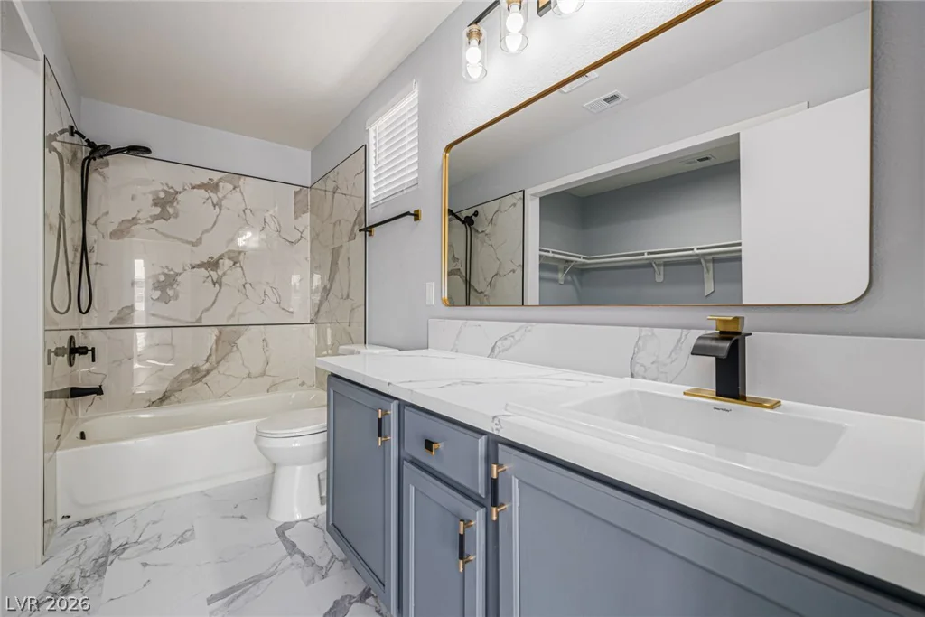 1043 Silver Creek, Las Vegas, NV 89183