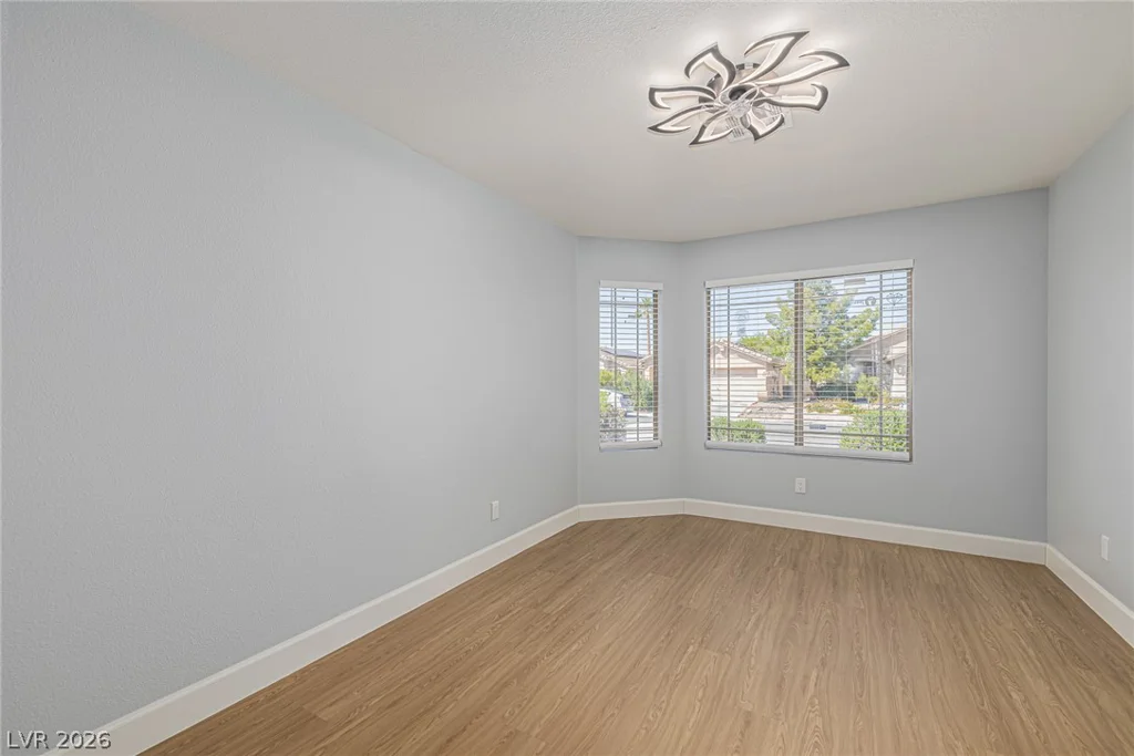 1043 Silver Creek, Las Vegas, NV 89183