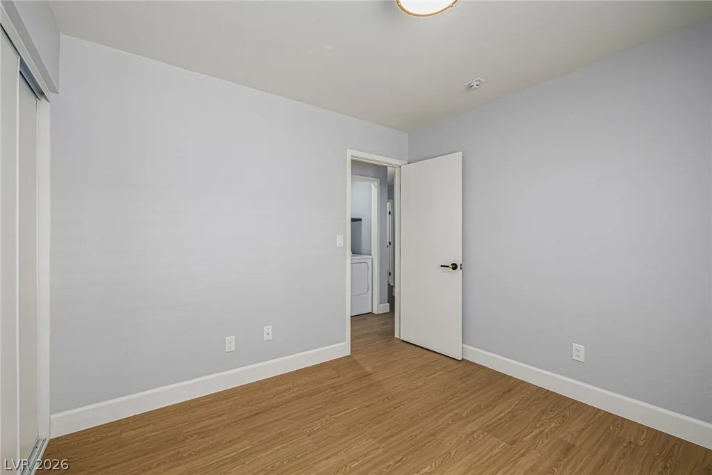 1043 Silver Creek, Las Vegas, NV 89183