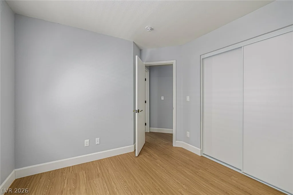 1043 Silver Creek, Las Vegas, NV 89183