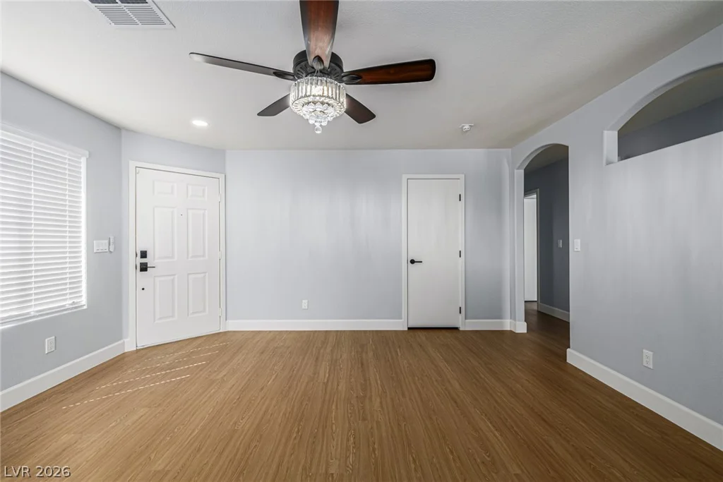 1043 Silver Creek, Las Vegas, NV 89183