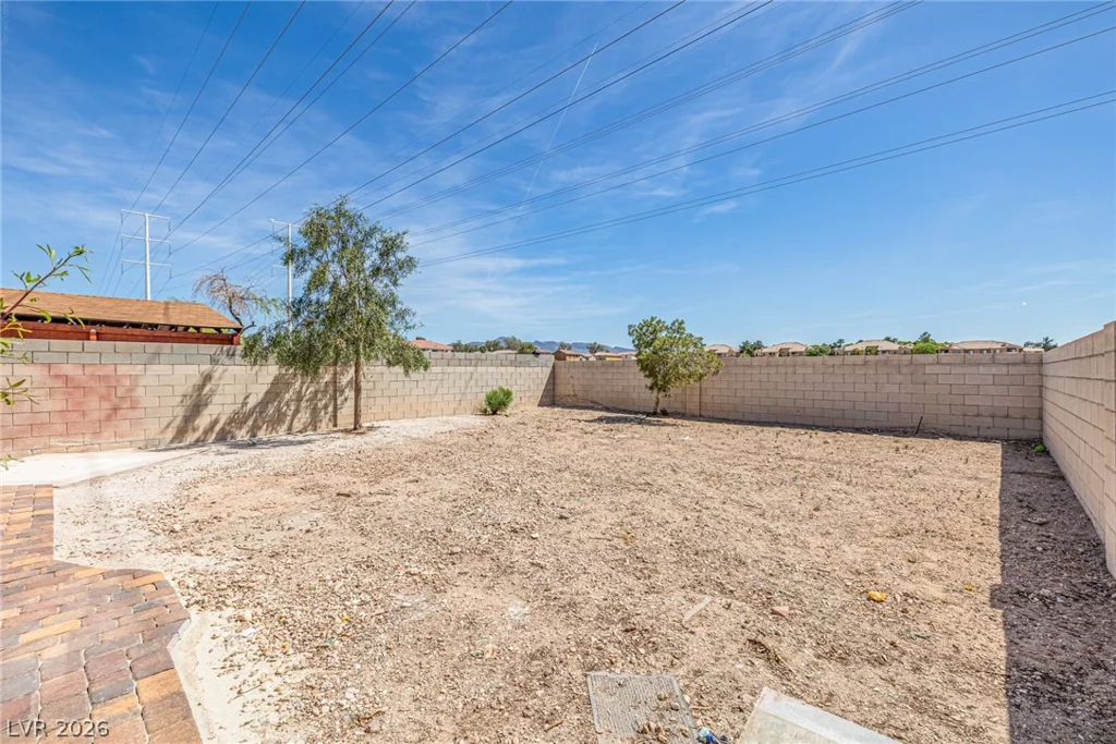 1043 Silver Creek, Las Vegas, NV 89183