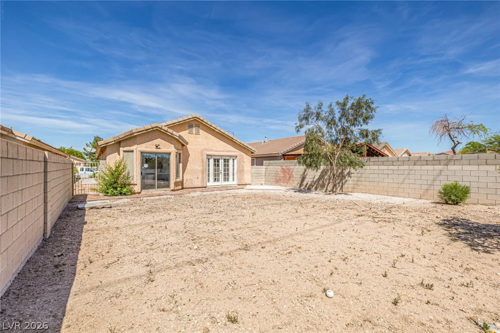 1043 Silver Creek, Las Vegas, NV 89183