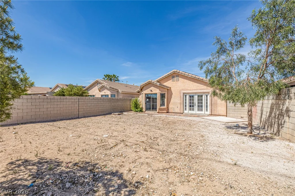 1043 Silver Creek, Las Vegas, NV 89183