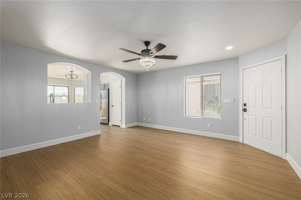 1043 Silver Creek, Las Vegas, NV 89183