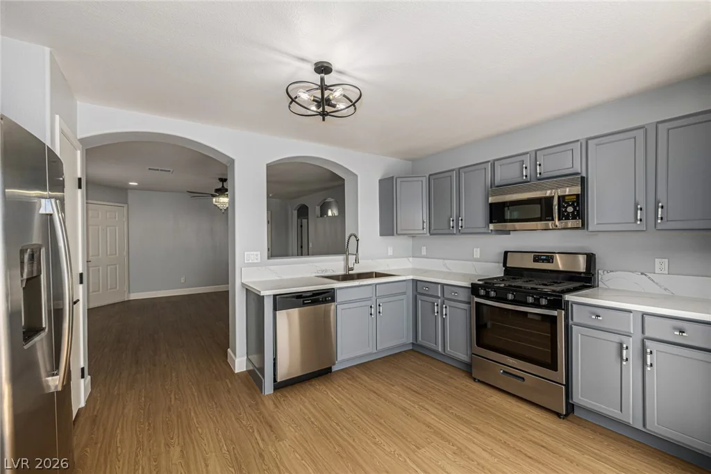 1043 Silver Creek, Las Vegas, NV 89183
