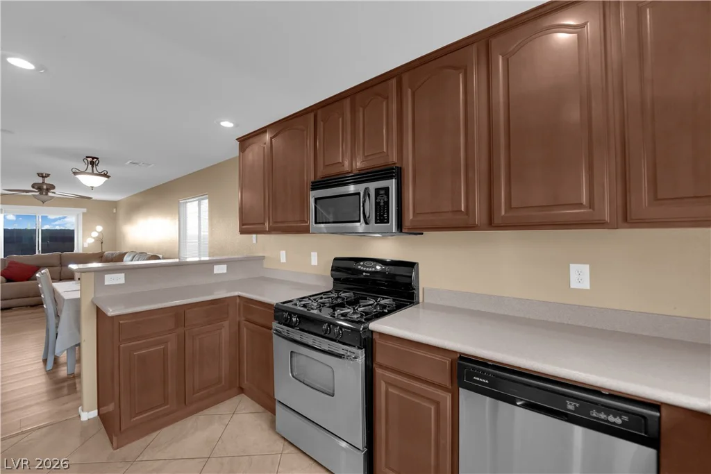 8246 Wuthering Heights, Las Vegas, NV 89113