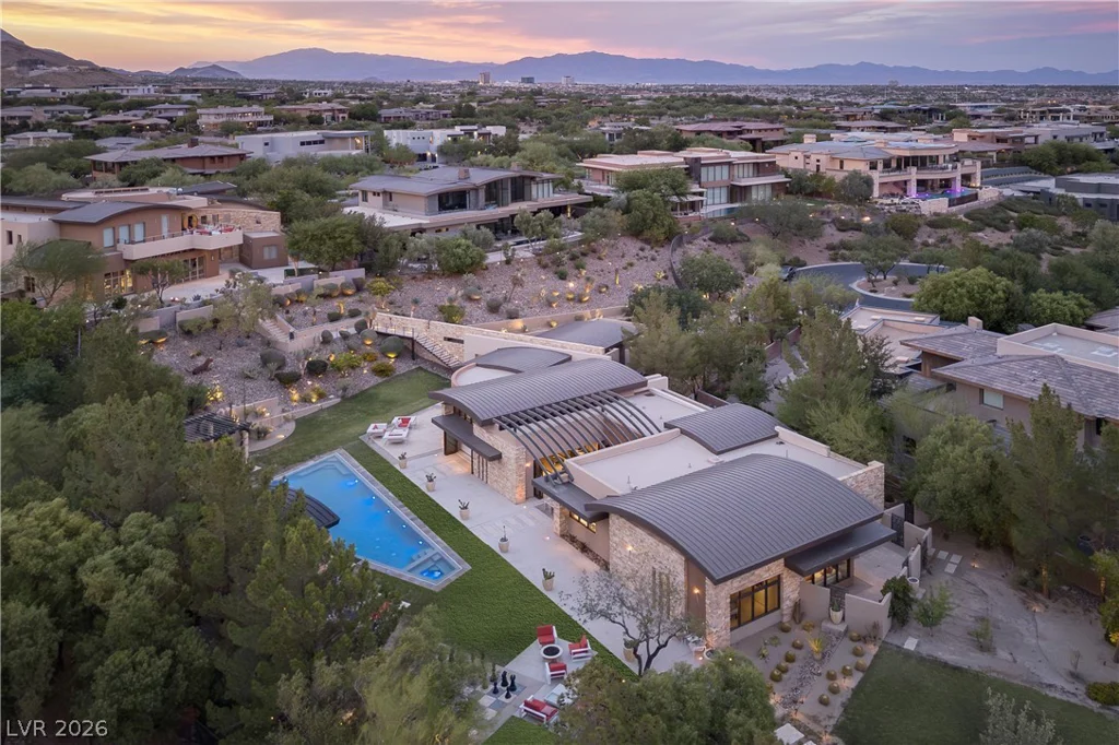 55 Skybird, Las Vegas, NV 89135