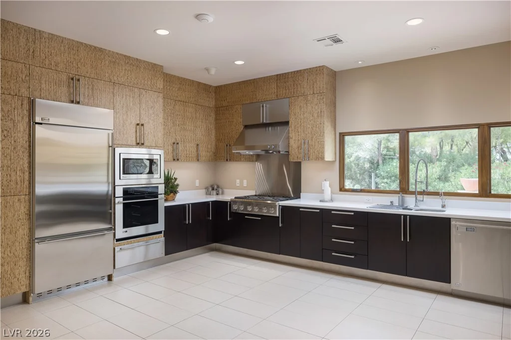 55 Skybird, Las Vegas, NV 89135