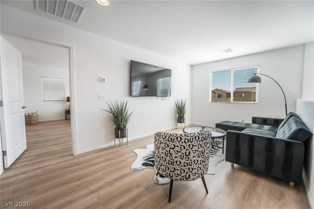 5340 Chase, North Las Vegas, NV 89081