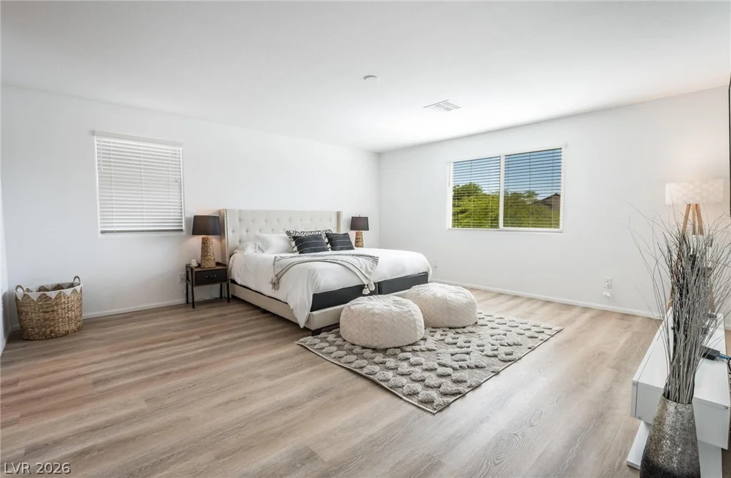 5340 Chase, North Las Vegas, NV 89081