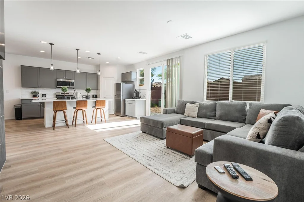5340 Chase, North Las Vegas, NV 89081