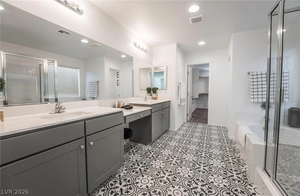 5340 Chase, North Las Vegas, NV 89081