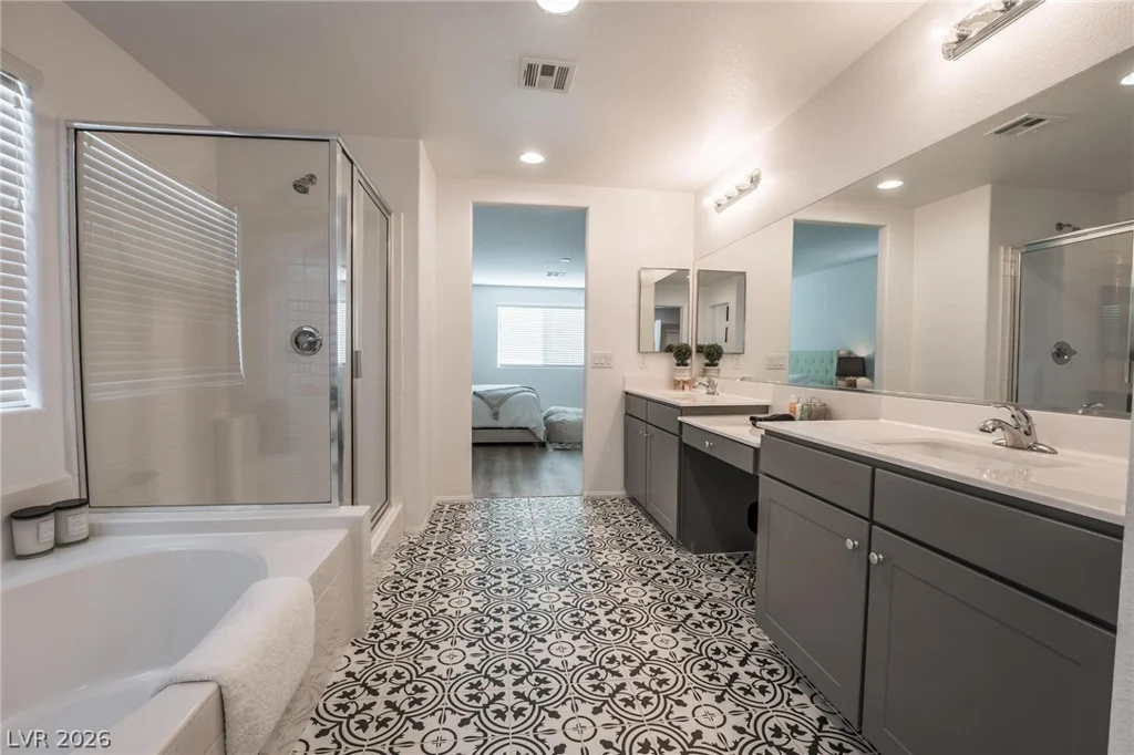5340 Chase, North Las Vegas, NV 89081