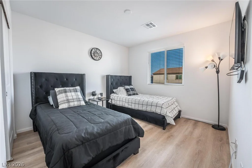 5340 Chase, North Las Vegas, NV 89081