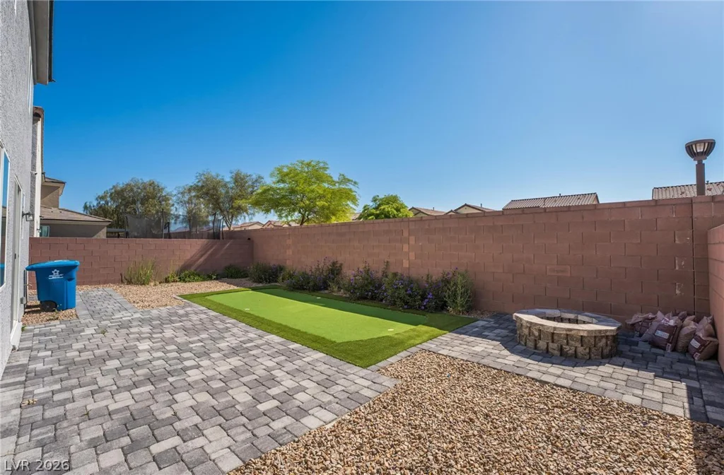 5340 Chase, North Las Vegas, NV 89081