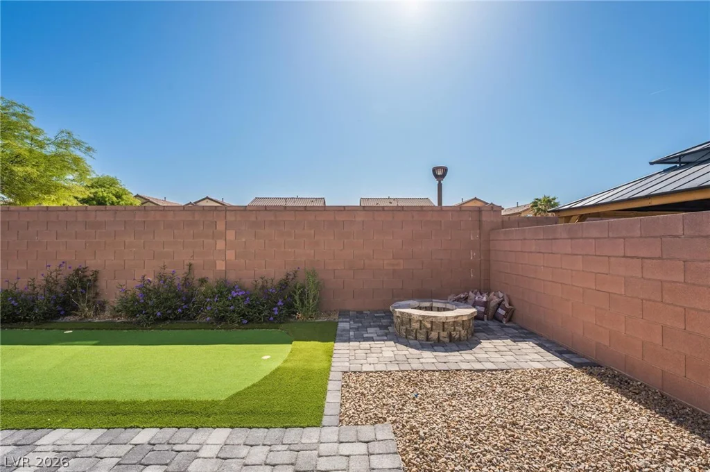 5340 Chase, North Las Vegas, NV 89081