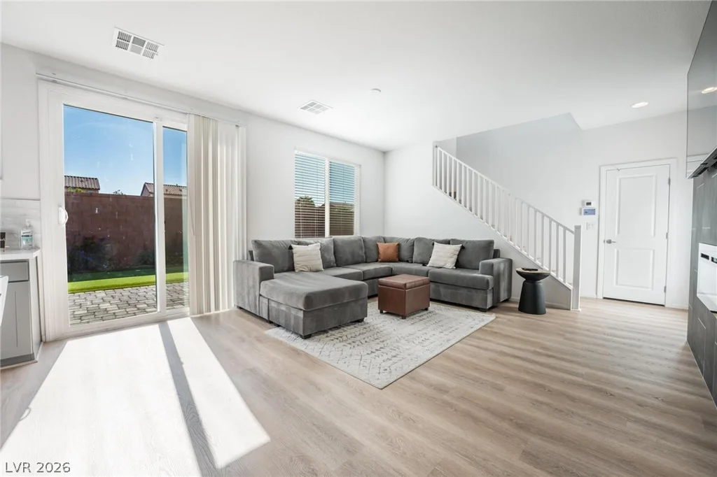 5340 Chase, North Las Vegas, NV 89081