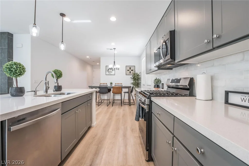 5340 Chase, North Las Vegas, NV 89081