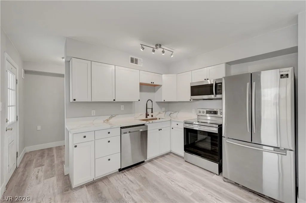 6344 Evergreen, Las Vegas, NV 89107