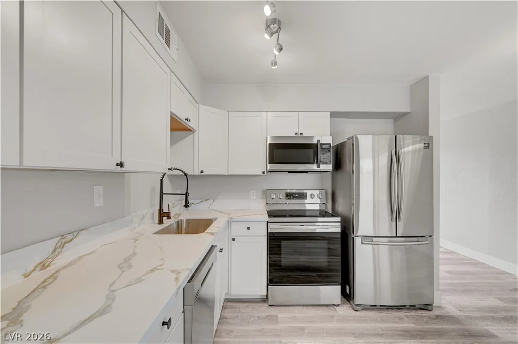 6344 Evergreen, Las Vegas, NV 89107