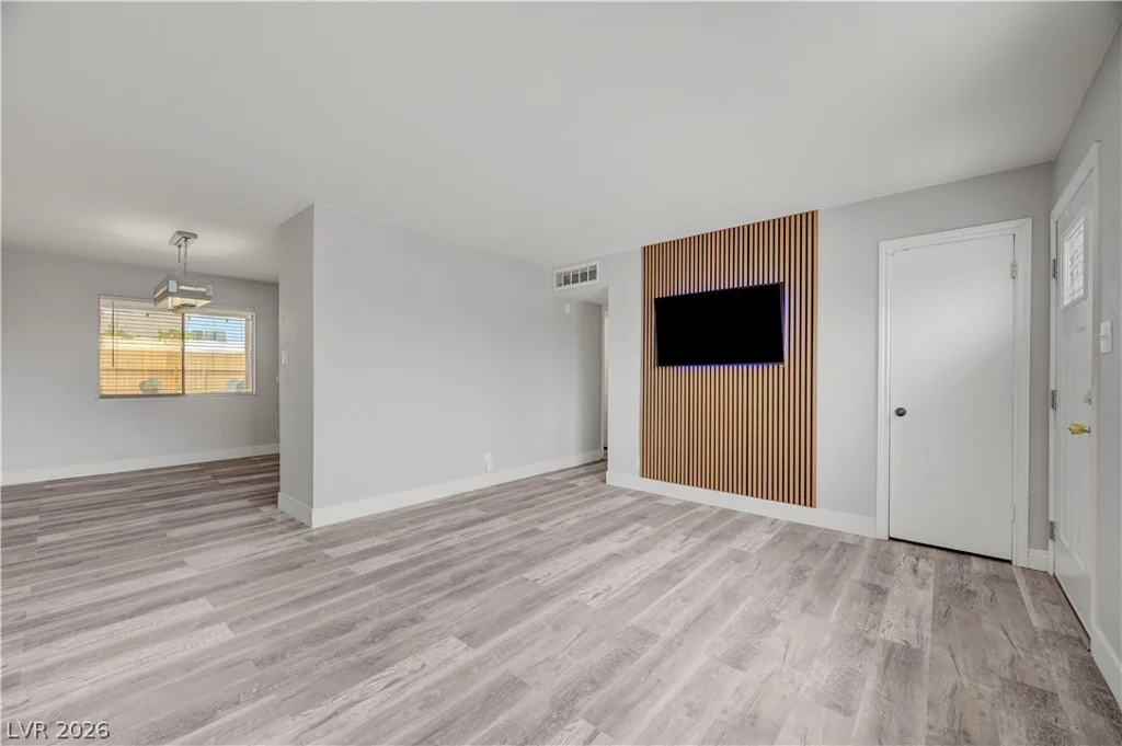 6344 Evergreen, Las Vegas, NV 89107