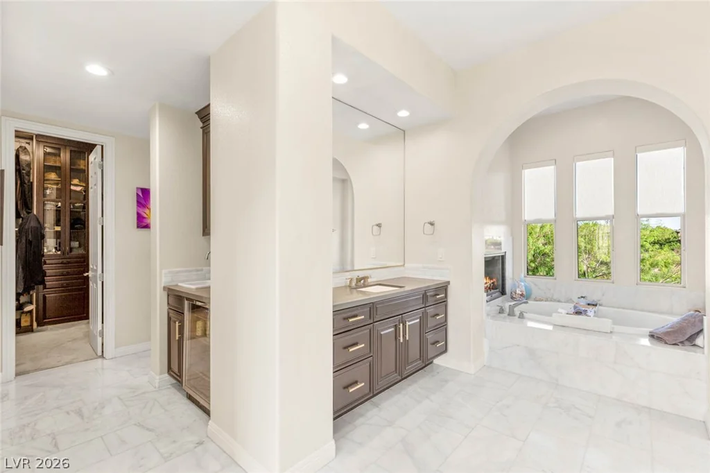 10301 ORKINEY, Las Vegas, NV 89144