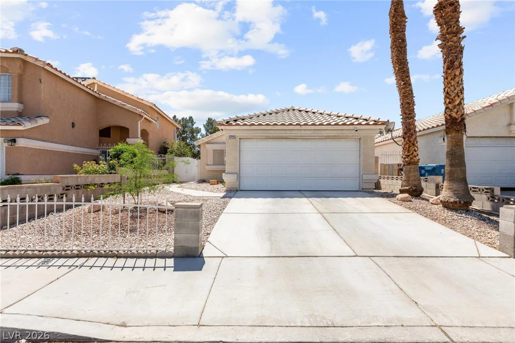 5225 Silverheart, Las Vegas, NV 89142
