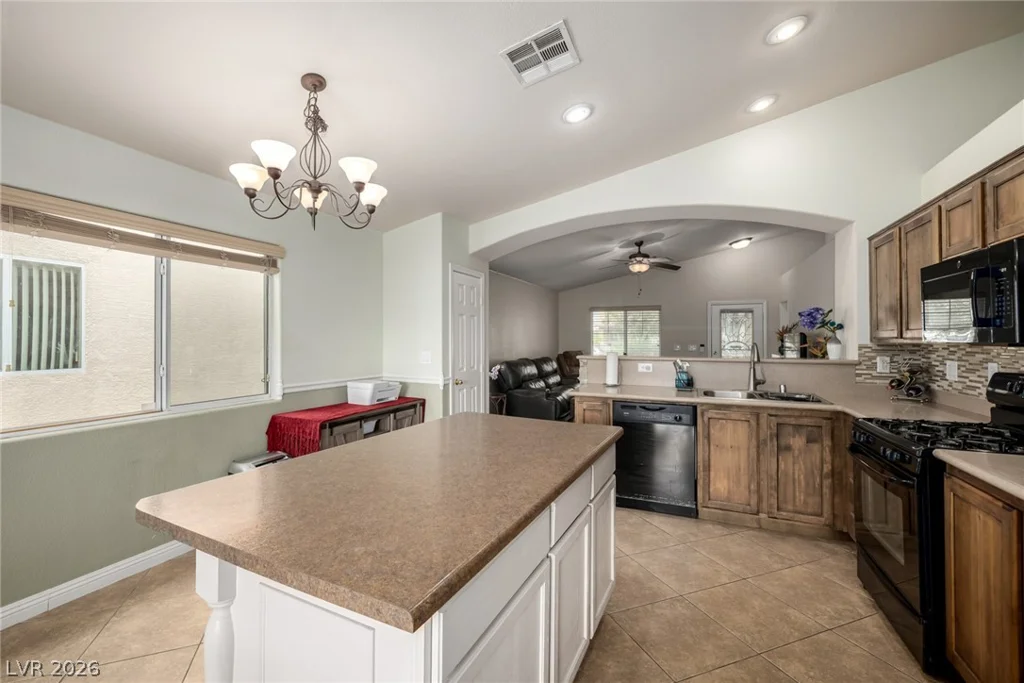 2821 Woodland Park, North Las Vegas, NV 89086