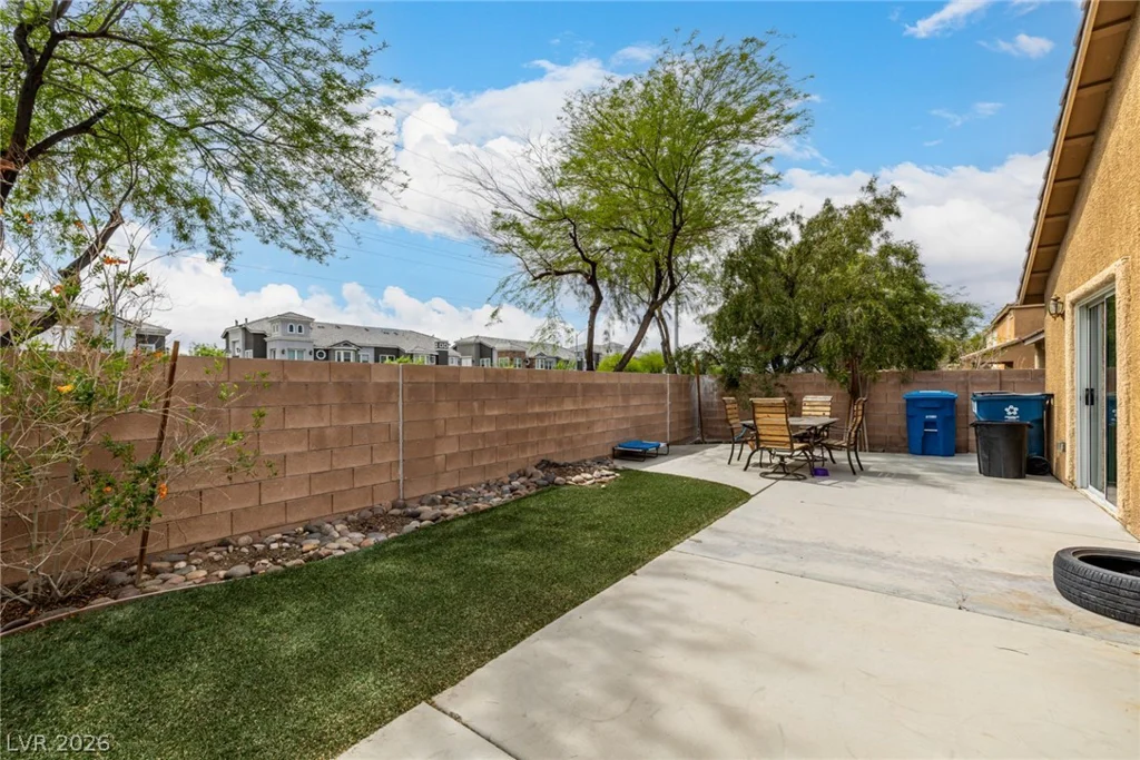 2821 Woodland Park, North Las Vegas, NV 89086