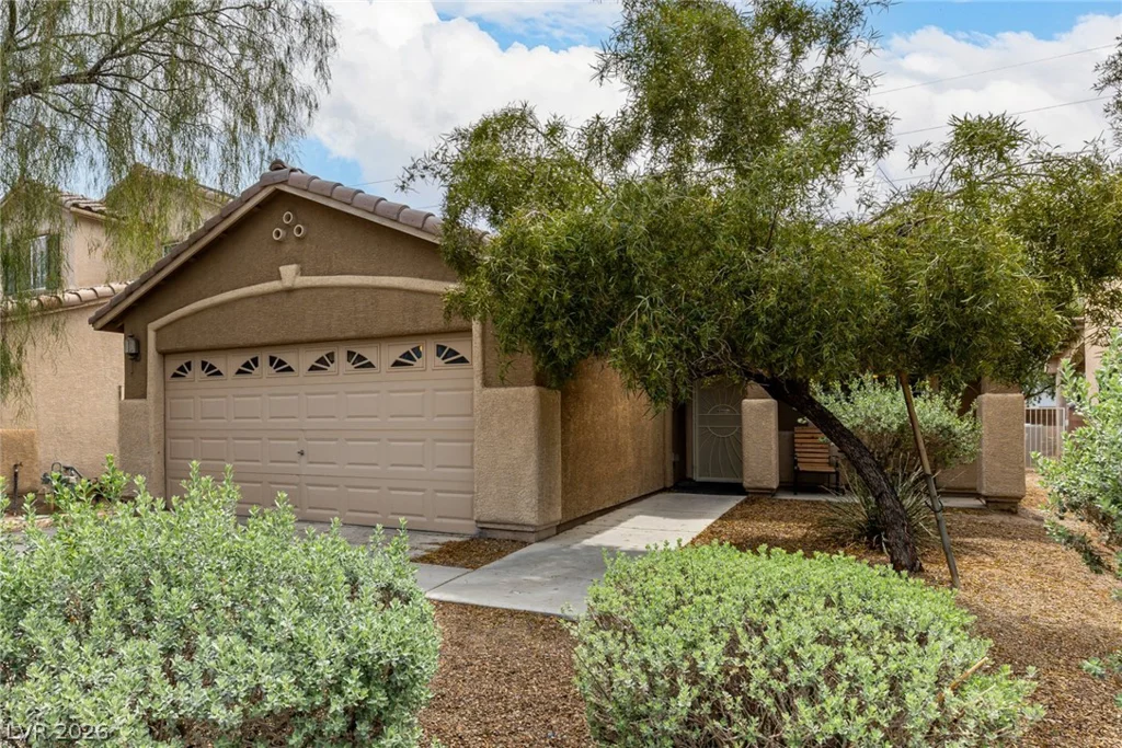 2821 Woodland Park, North Las Vegas, NV 89086